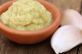 Το σκόρδο χρησιμοποιείται για τη θεραπεία της οστεοχόνδρωσης του τραχήλου της μήτρας